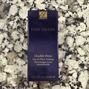 Estee Lauder Double Wear Stay-in-Place Makeup - Classic Blue Box